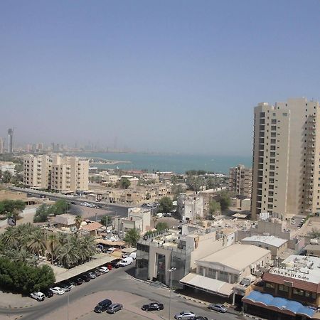 Marina Royal Hotel Suites Kuwait City Екстер'єр фото
