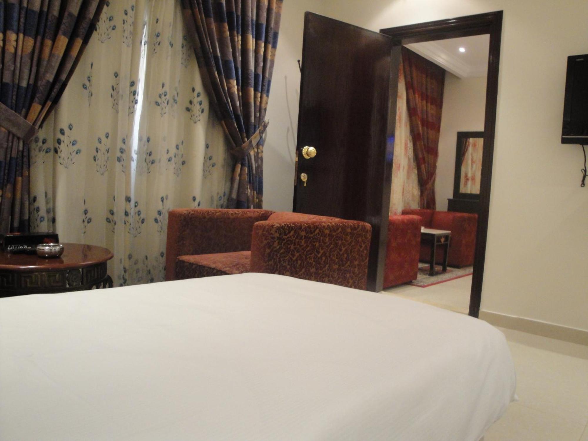 Marina Royal Hotel Suites Kuwait City Екстер'єр фото