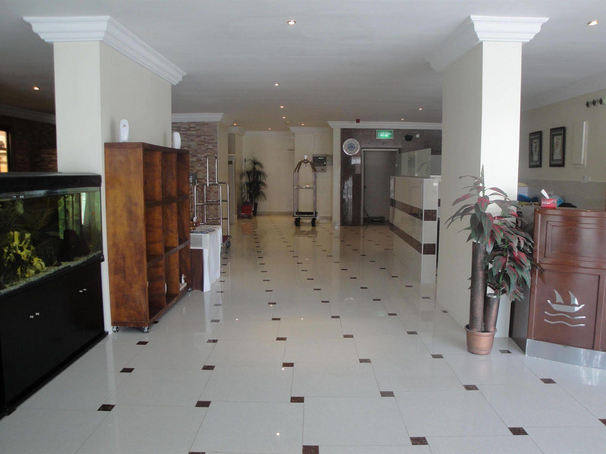 Marina Royal Hotel Suites Kuwait City Екстер'єр фото