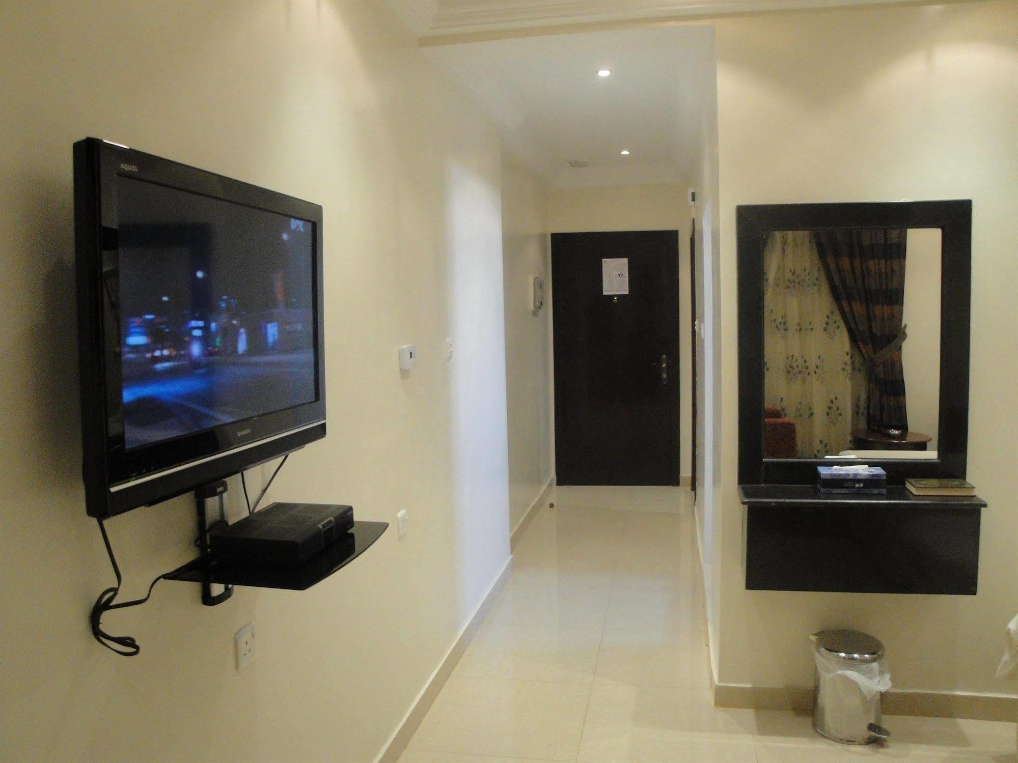Marina Royal Hotel Suites Kuwait City Екстер'єр фото
