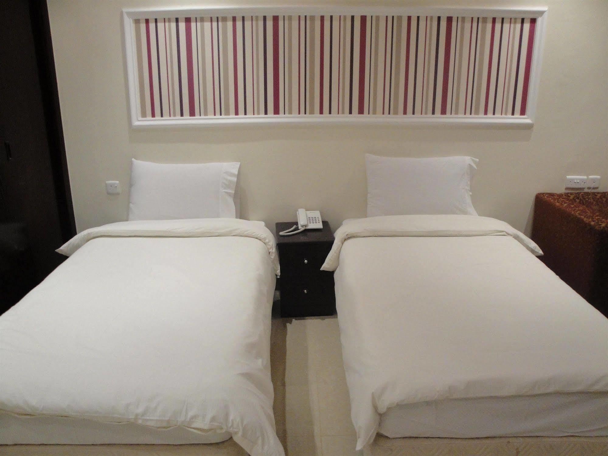 Marina Royal Hotel Suites Kuwait City Екстер'єр фото