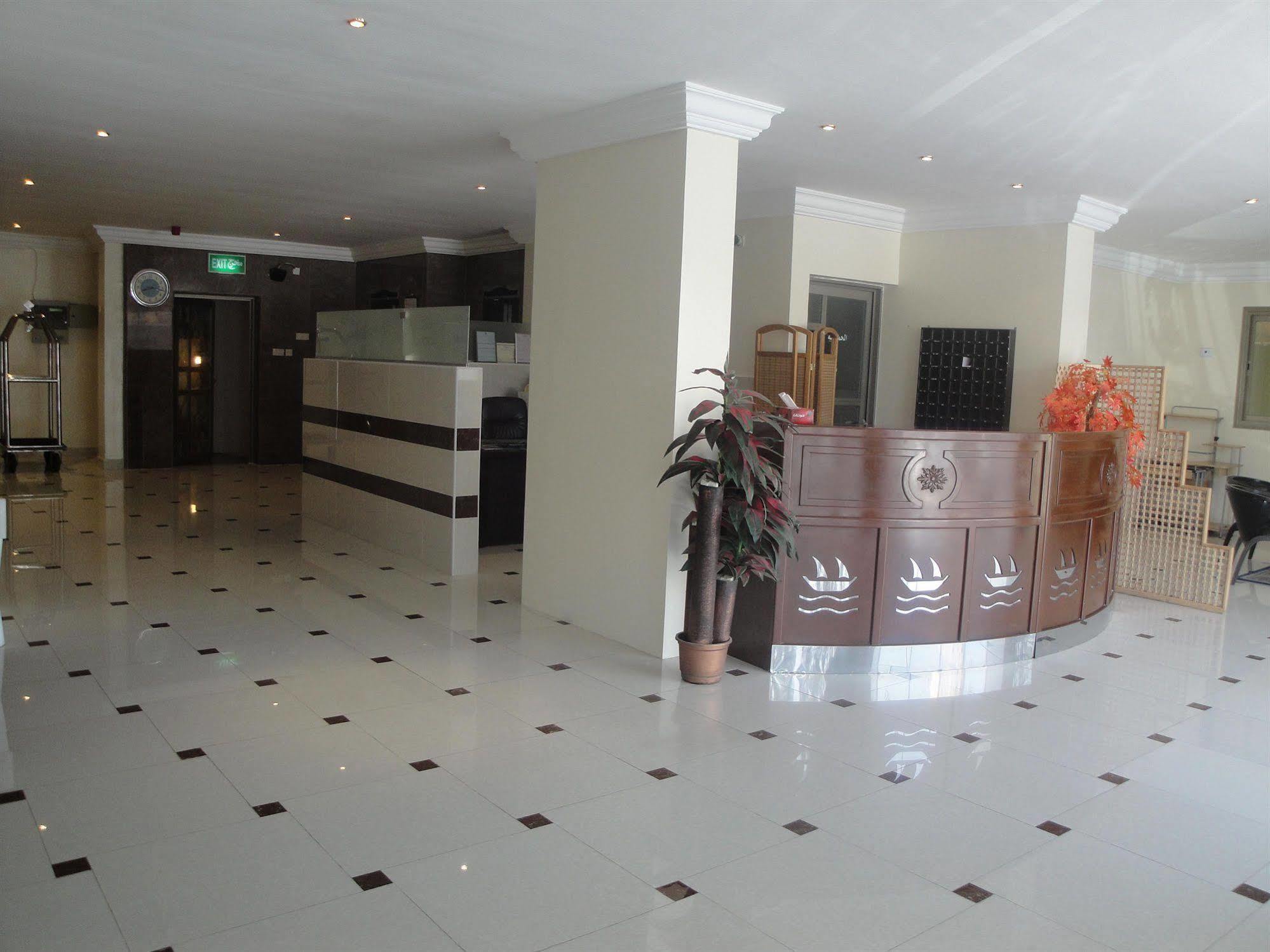 Marina Royal Hotel Suites Kuwait City Екстер'єр фото