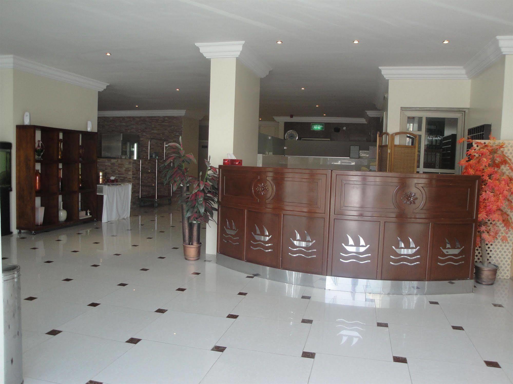 Marina Royal Hotel Suites Kuwait City Екстер'єр фото