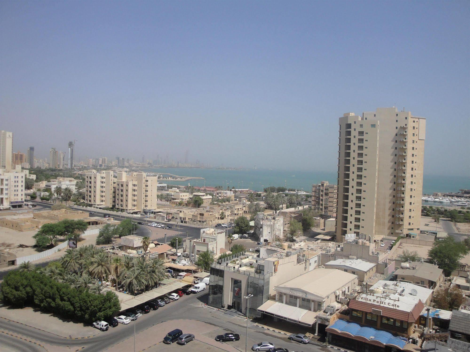 Marina Royal Hotel Suites Kuwait City Екстер'єр фото