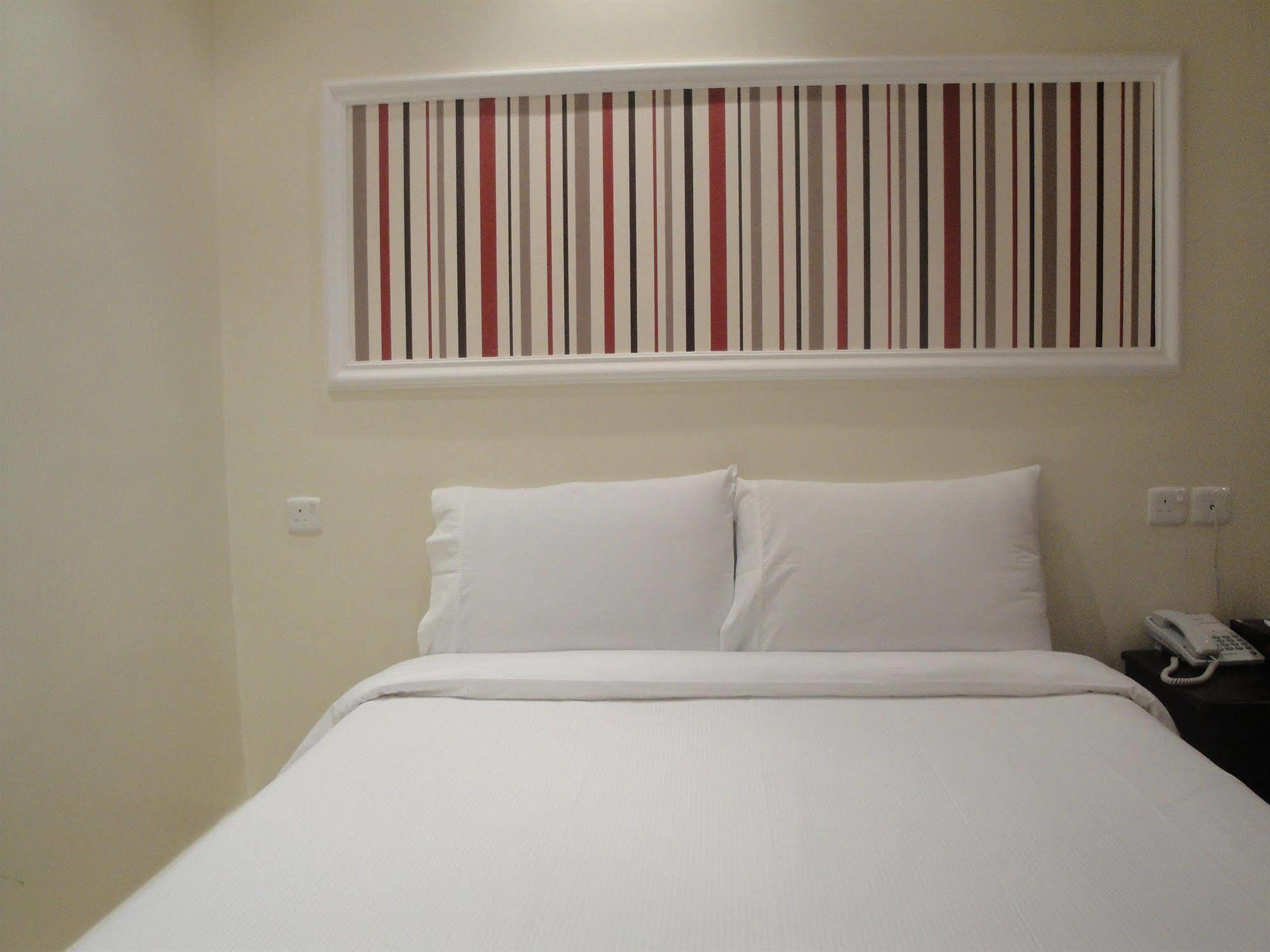 Marina Royal Hotel Suites Kuwait City Екстер'єр фото