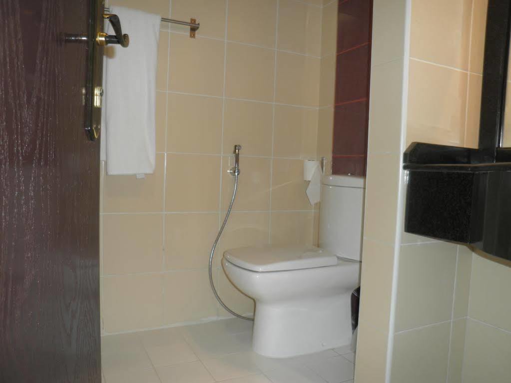 Marina Royal Hotel Suites Kuwait City Екстер'єр фото